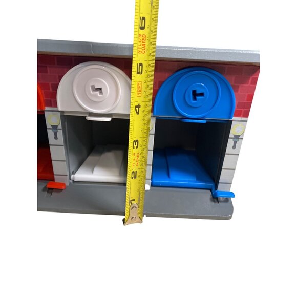 Melissa & Doug Keys & Cars Wooden Rescue Garage Toy For Ages 3+ - Picture 13 of 16